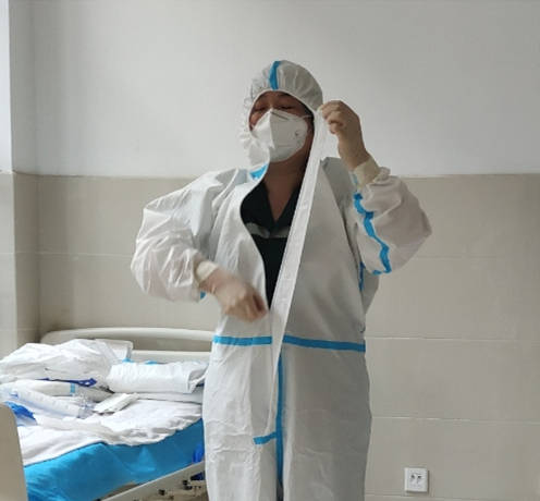 曹縣中醫(yī)院急診科開展“穿脫防護(hù)服”技能考核，筑牢醫(yī)護(hù)人員防護(hù)安全線