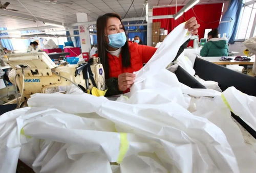 從時裝到戰袍 馬鞍山服裝廠的緊急轉產與3000套日產能的守護